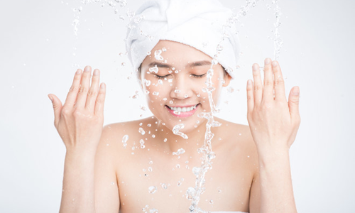 Muốn da mịn màng, đừng bỏ qua 7 cách chăm sóc da khô hiệu quả tại nhà